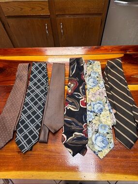 Classic Men's Tie Collection - Assorted Styles